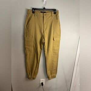 Almost famous cargo joggers khaki size large nwot